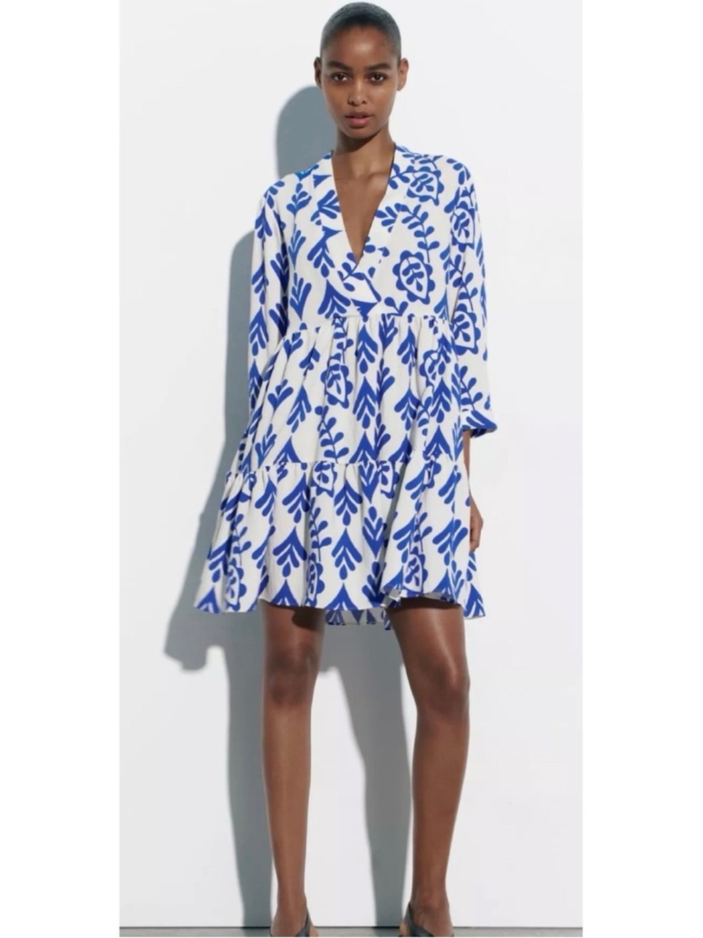 Zara V-neck Blue & White Floral V-Neck Mini Dress